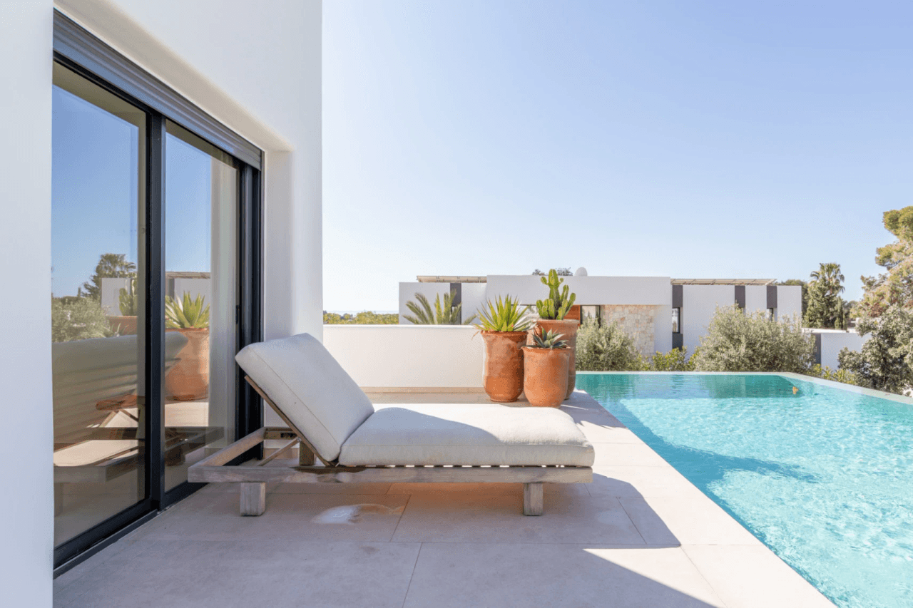 Ibiza Style Luxury Villa in Moraira — Mediterranean Elegance Just 1 km from the Sea