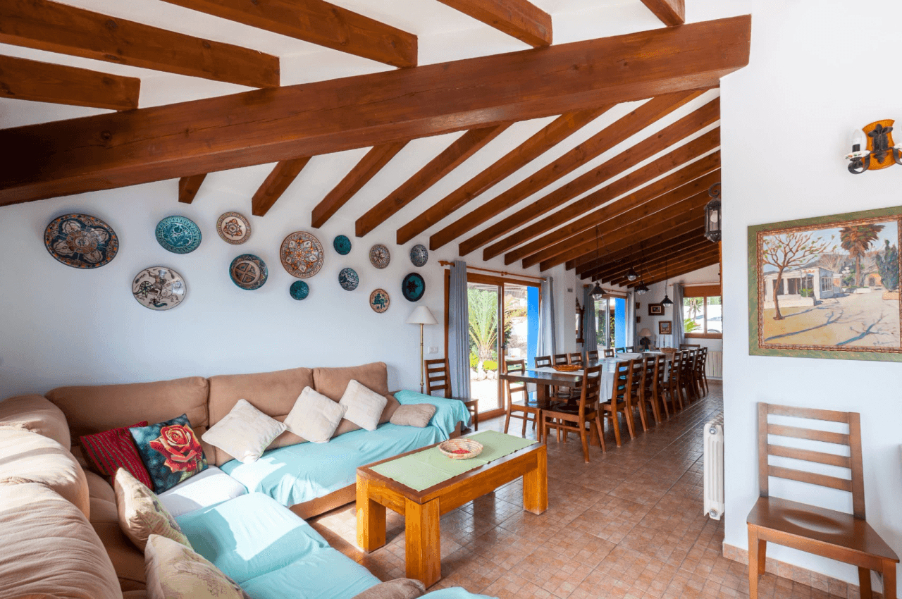 Benissa Finca te koop op groot perceel met zwembad en gastenhuis