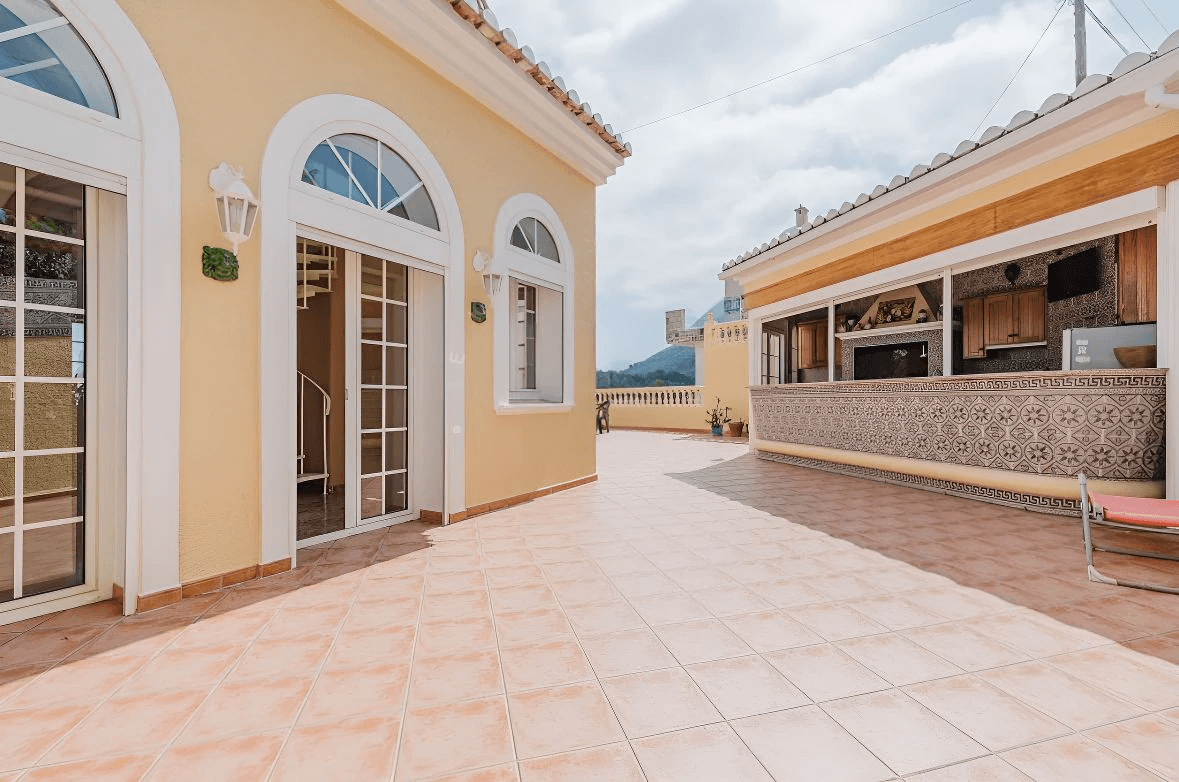 Magnifica villa de estilo mediterránea con vistas panorámicas al mar y poca distancia del centro de Denia, Costa Blanca