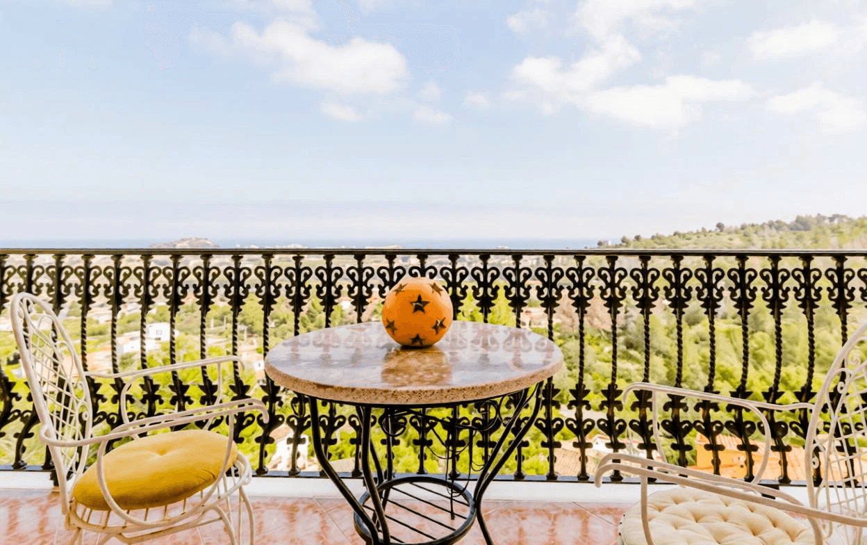Magnifica villa de estilo mediterránea con vistas panorámicas al mar y poca distancia del centro de Denia, Costa Blanca
