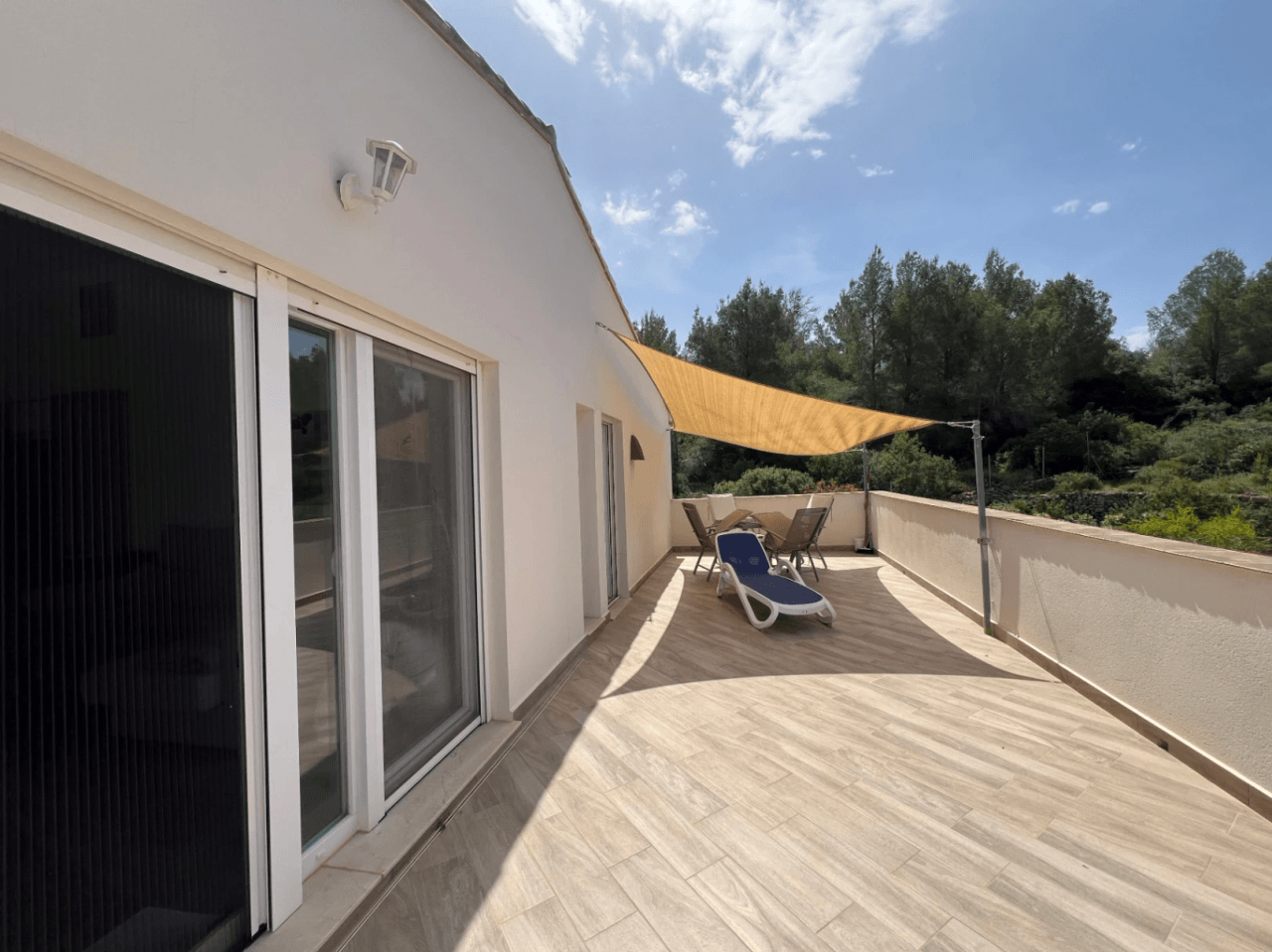 Ruime villa op een unieke locatie met panoramisch uitzicht, omringd door een natuurpark in Jesus Pobre, Denia, Costa Blanca.