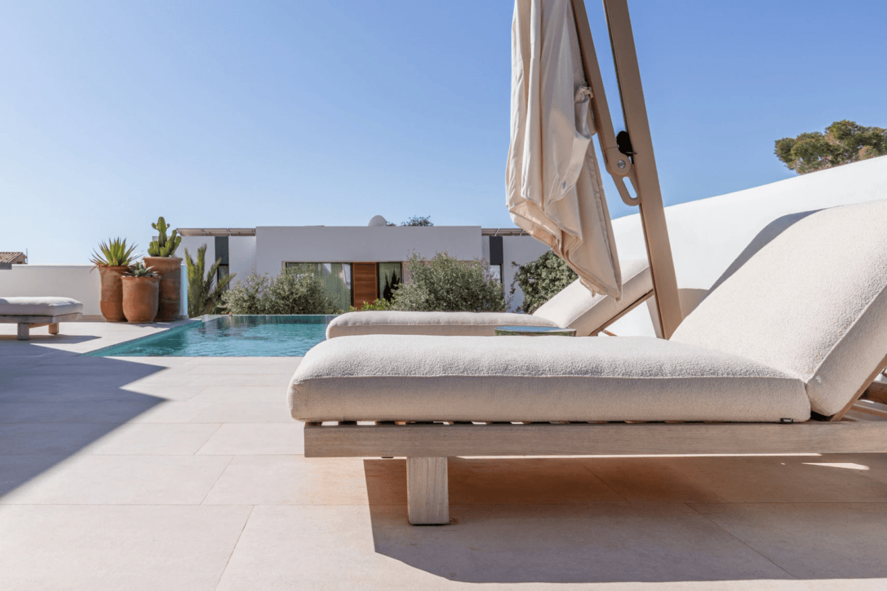Ibiza Style Luxury Villa in Moraira — Mediterranean Elegance Just 1 km from the Sea