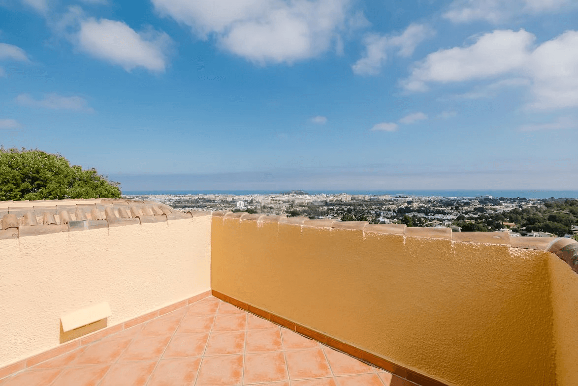 Magnifica villa de estilo mediterránea con vistas panorámicas al mar y poca distancia del centro de Denia, Costa Blanca