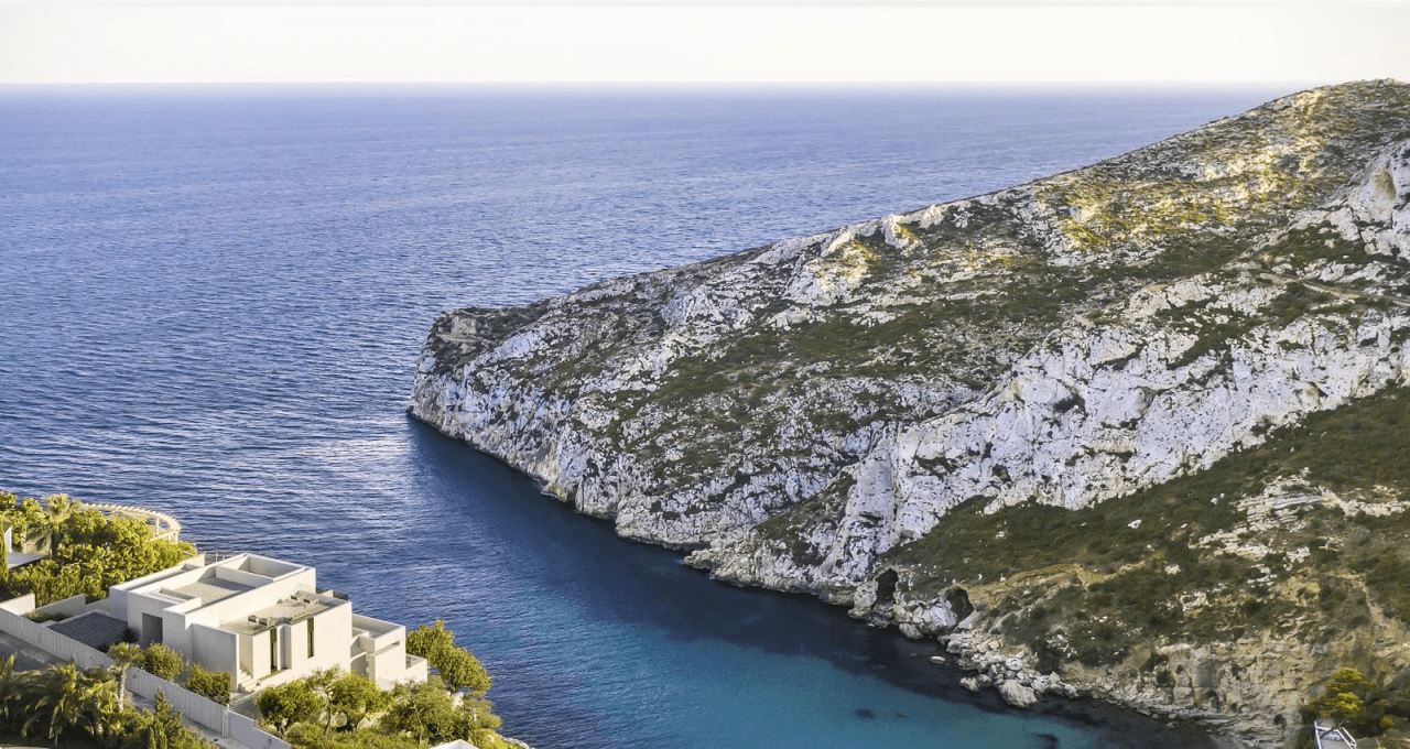 Lujosa villa con vistas panorámicas al mar en un entorno privilegiado de la cala Granadella se vende en Jávea, Costa Blanca