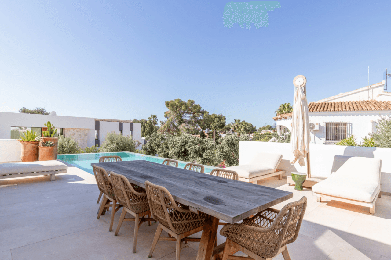 Ibiza Style Luxury Villa in Moraira — Mediterranean Elegance Just 1 km from the Sea