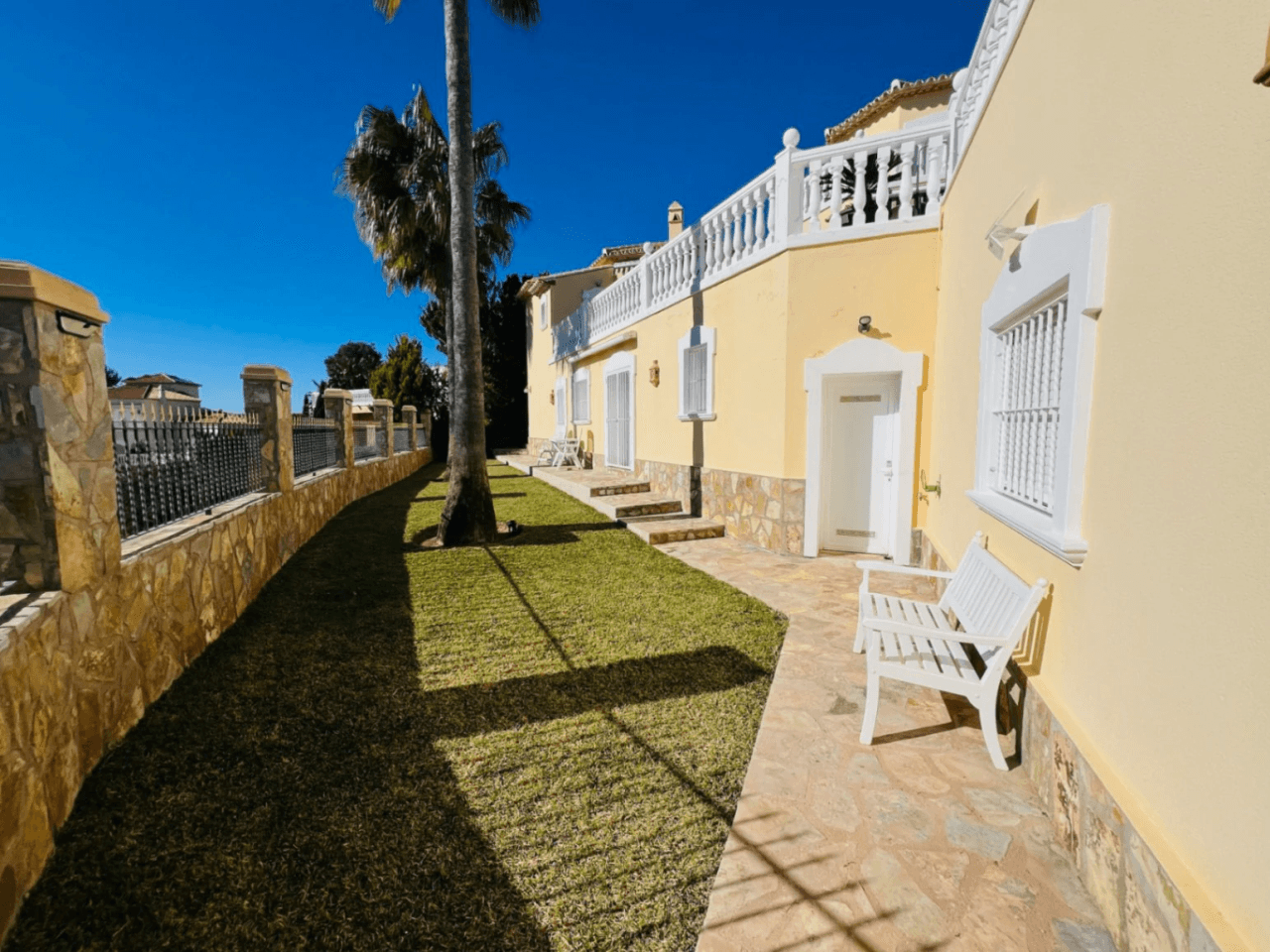 Impressive villa with panoramic sea and Montgó views for sale in La Sella Golf Resort, Pedreguer, Costa Blanca.