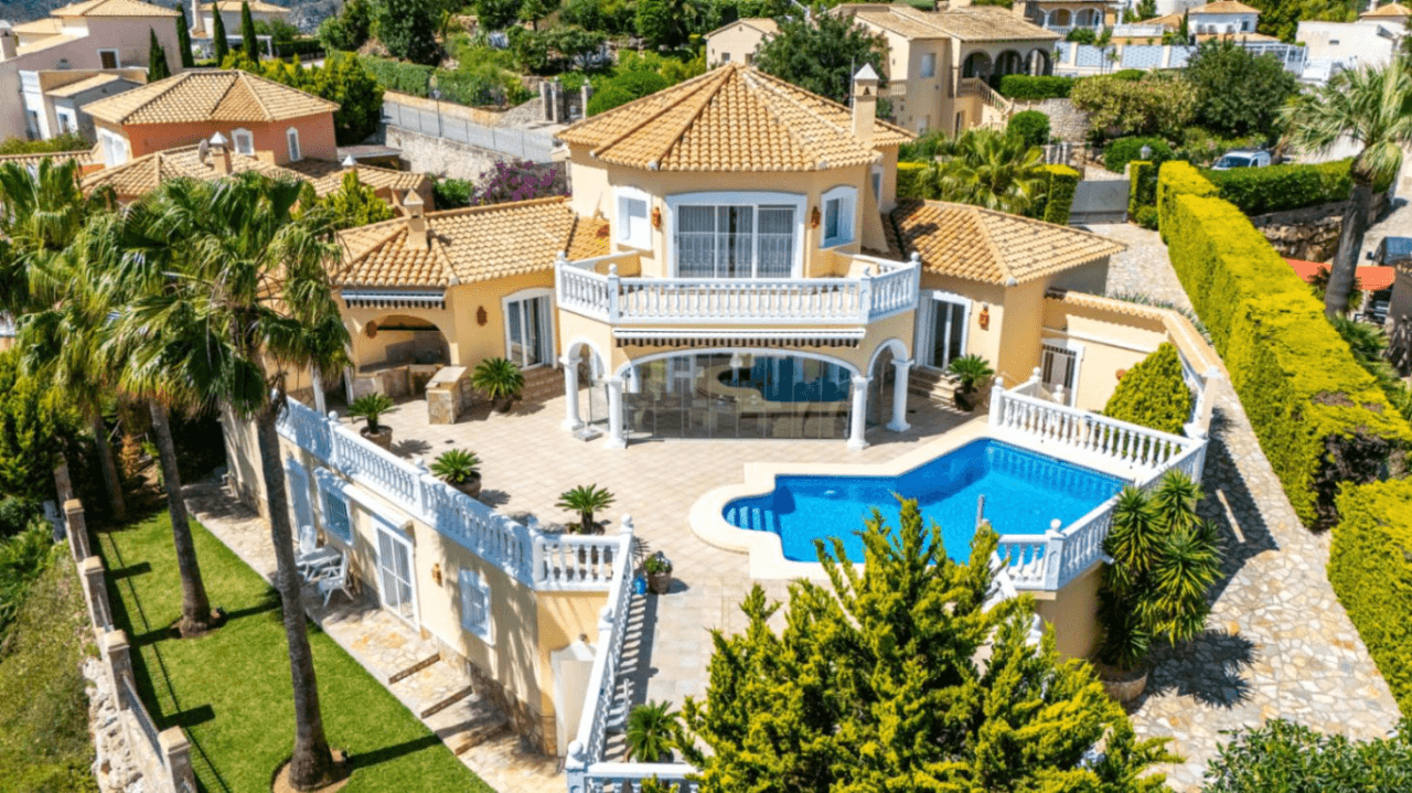 Impressive villa with panoramic sea and Montgó views for sale in La Sella Golf Resort, Pedreguer, Costa Blanca.