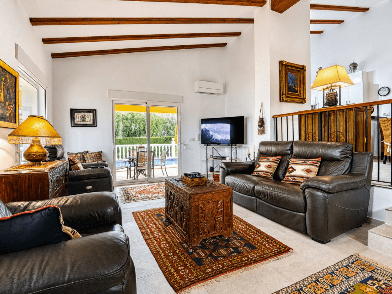 South-facing villa in excellent condition for sale in Sella Golf Resort, Pedreguer, Costa Blanca.