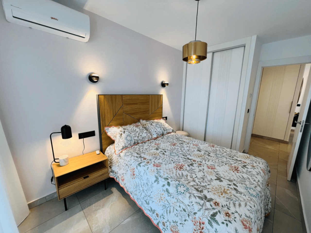 Volledig gerenoveerd appartement aan het strand te koop in Calpe, Costa Blanca.