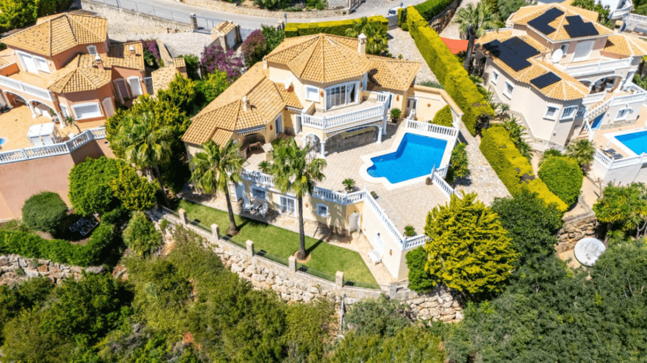 Impressive villa with panoramic sea and Montgó views for sale in La Sella Golf Resort, Pedreguer, Costa Blanca.