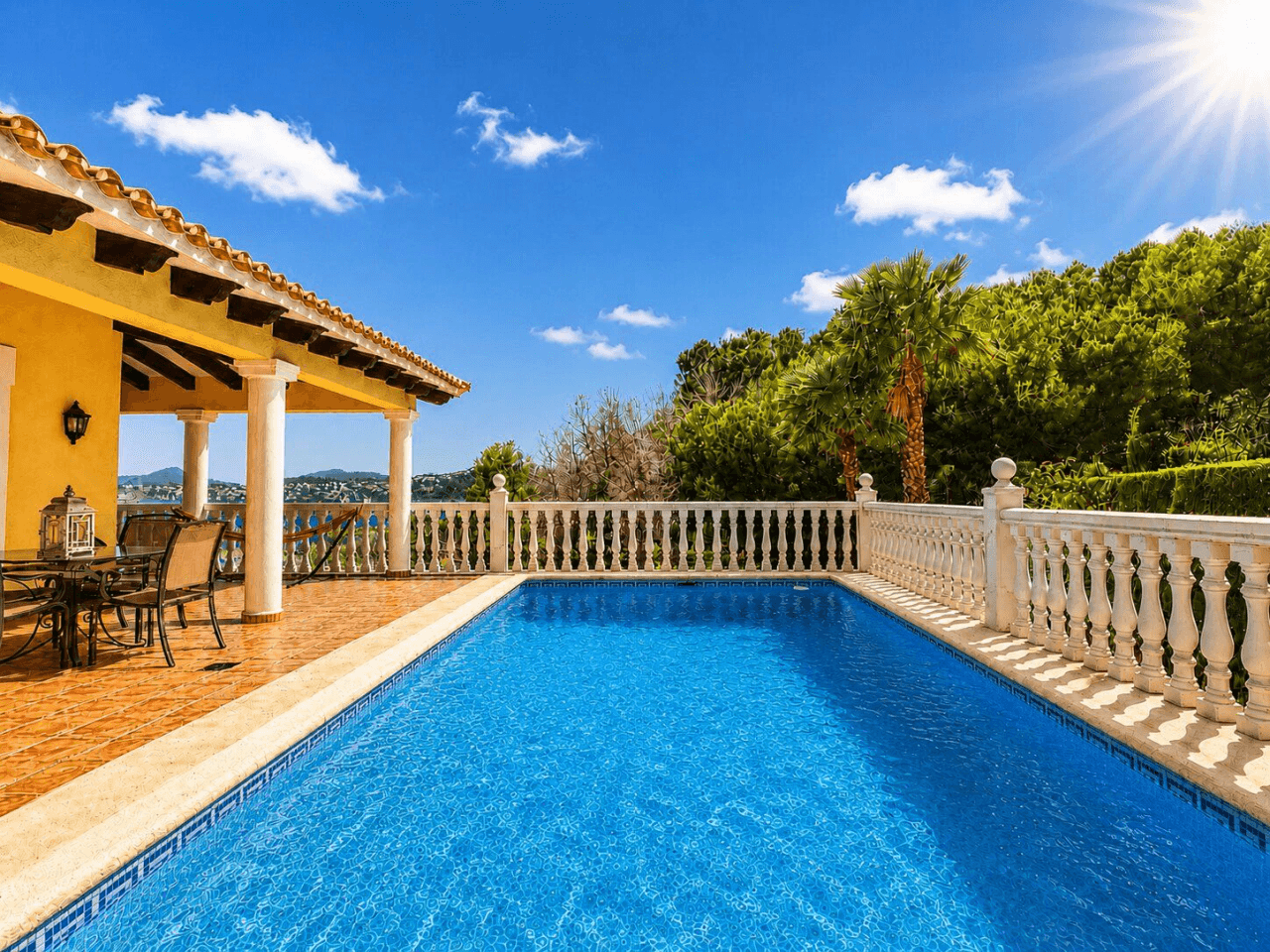 South-facing villa in excellent condition for sale in Sella Golf Resort, Pedreguer, Costa Blanca.