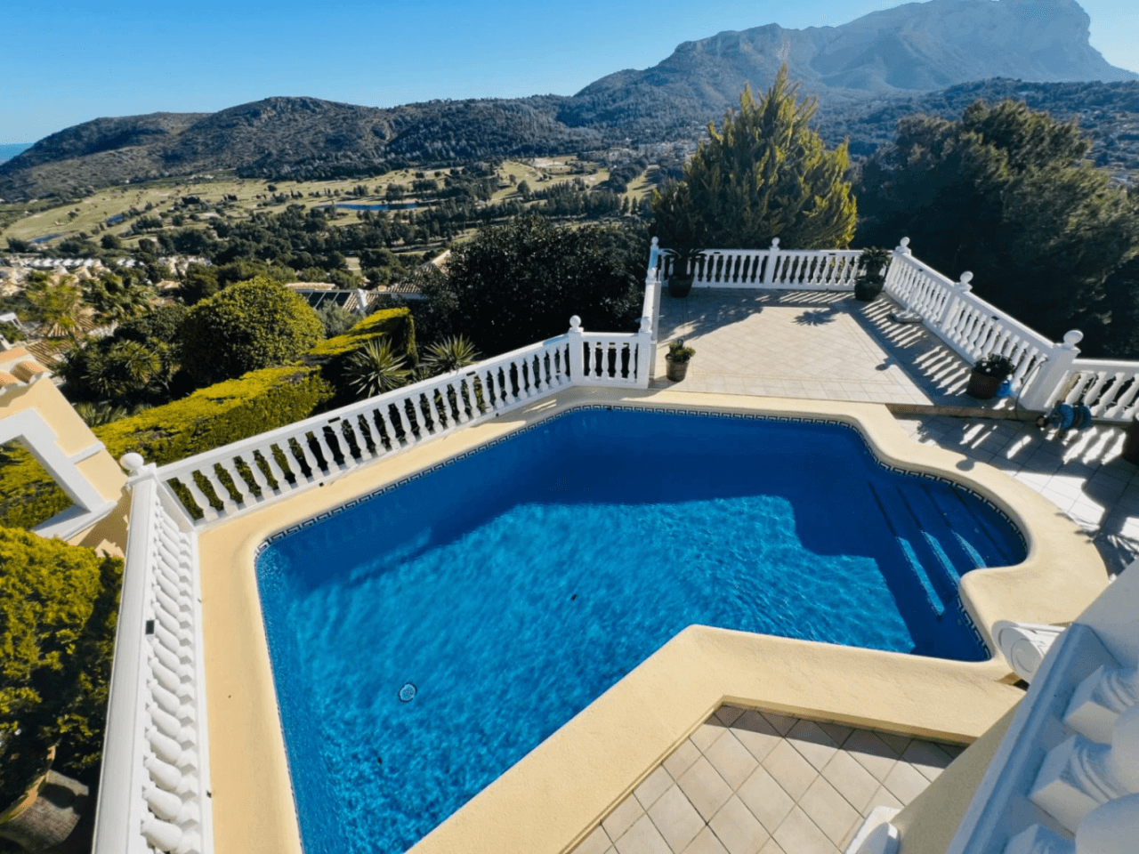 Impressive villa with panoramic sea and Montgó views for sale in La Sella Golf Resort, Pedreguer, Costa Blanca.