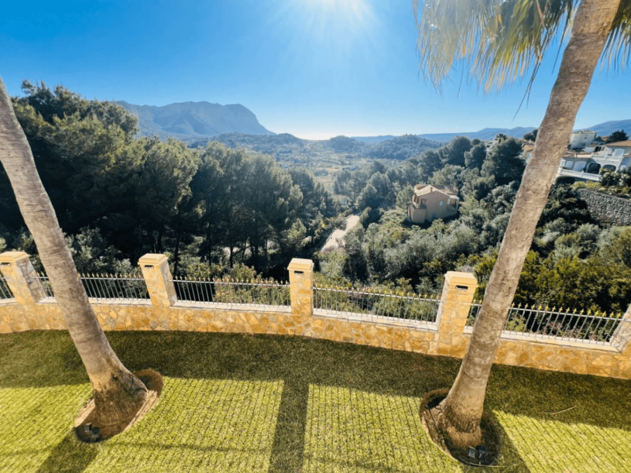 Impressive villa with panoramic sea and Montgó views for sale in La Sella Golf Resort, Pedreguer, Costa Blanca.