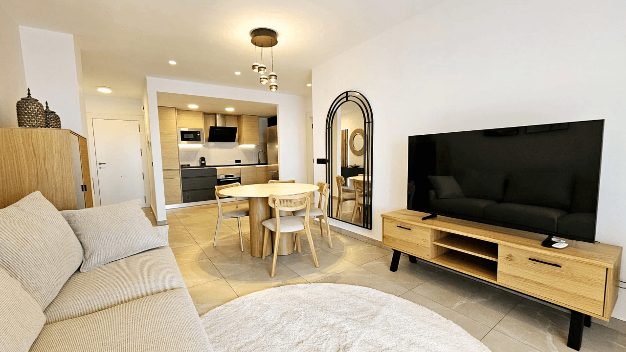 Volledig gerenoveerd appartement aan het strand te koop in Calpe, Costa Blanca.