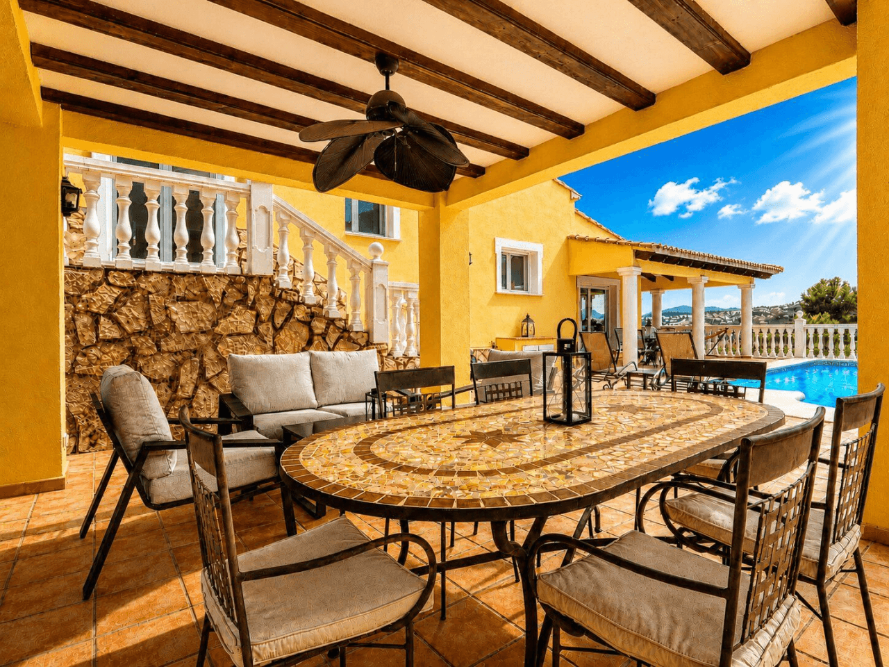 South-facing villa in excellent condition for sale in Sella Golf Resort, Pedreguer, Costa Blanca.