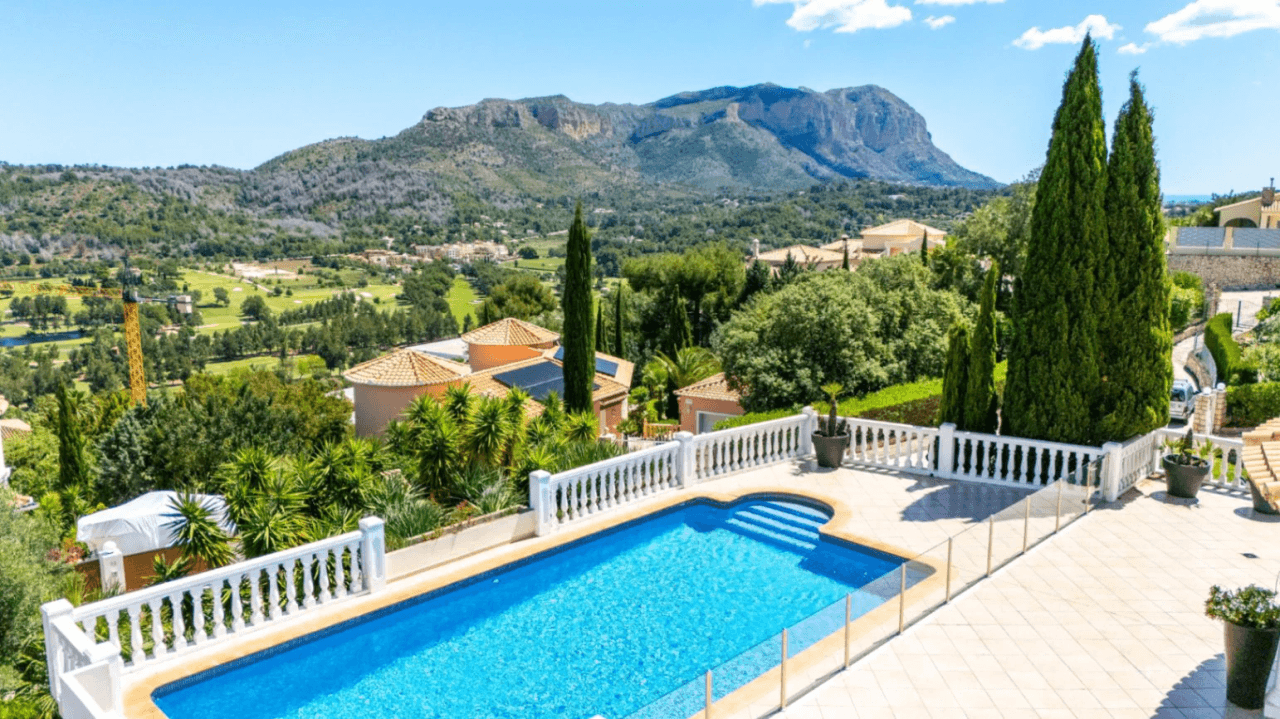 Charming Mediterranean villa on a single floor with spectacular views of La Sella Golf Resort, Pedreguer, Costa Blanca.