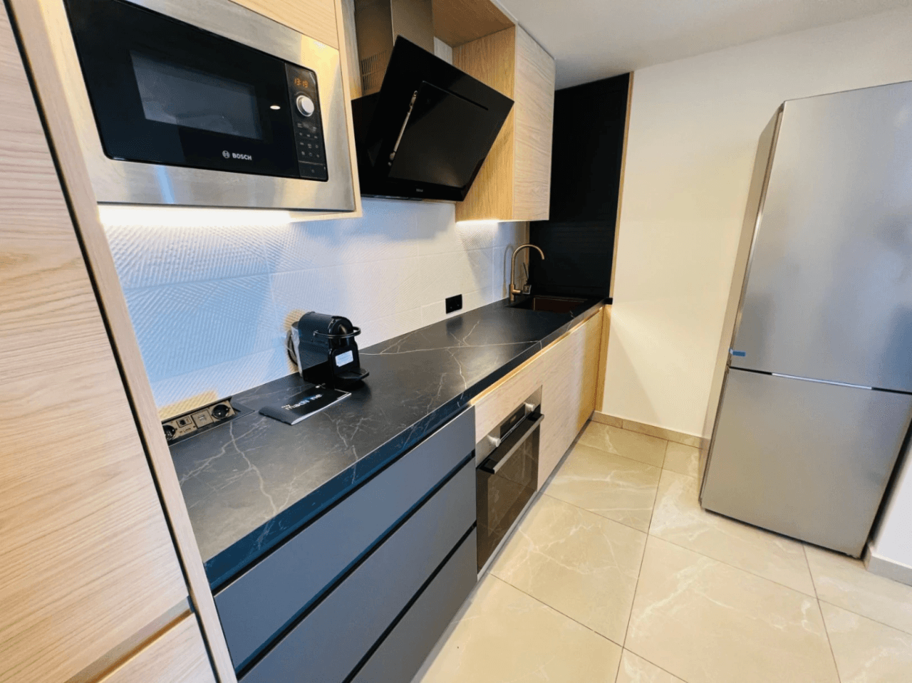 Volledig gerenoveerd appartement aan het strand te koop in Calpe, Costa Blanca.