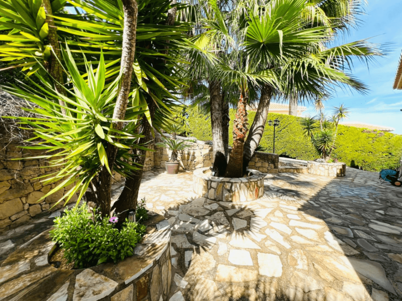 Impressive villa with panoramic sea and Montgó views for sale in La Sella Golf Resort, Pedreguer, Costa Blanca.
