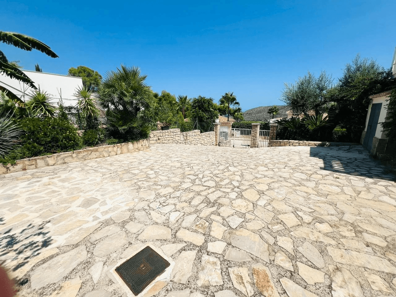 Charming Mediterranean villa on a single floor with spectacular views of La Sella Golf Resort, Pedreguer, Costa Blanca.