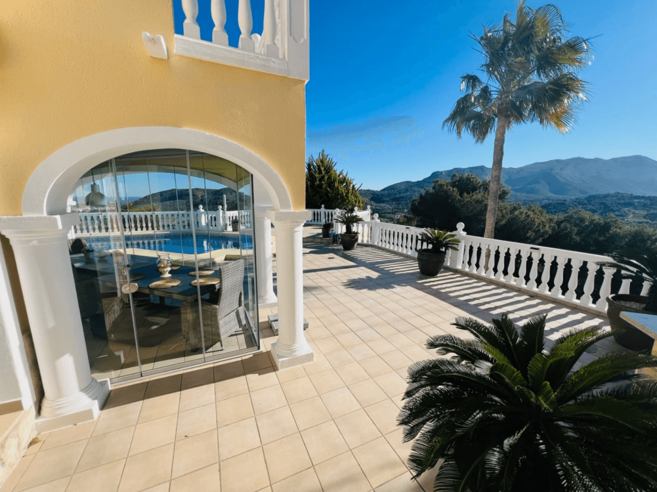 Impressive villa with panoramic sea and Montgó views for sale in La Sella Golf Resort, Pedreguer, Costa Blanca.