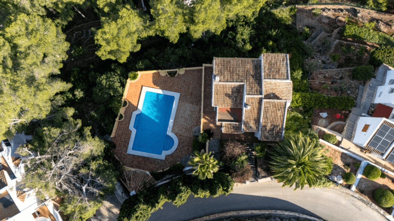 Sunny traditional villa in La Sella Golf Resort, Pedreguer, Costa Blanca