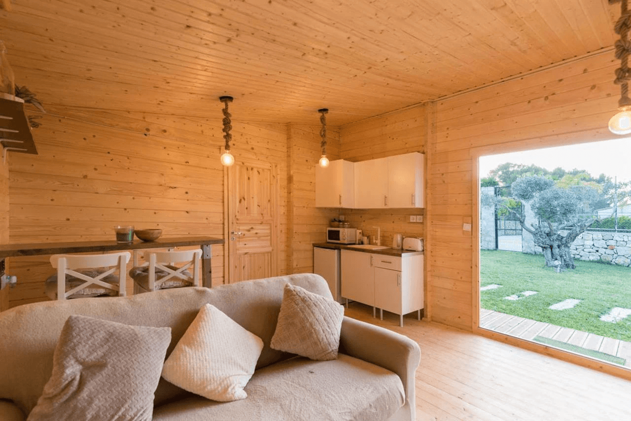 Beautiful country-style chalet with large plot for sale in La Sella Golf Resort, Pedreguer, Costa Blanca.