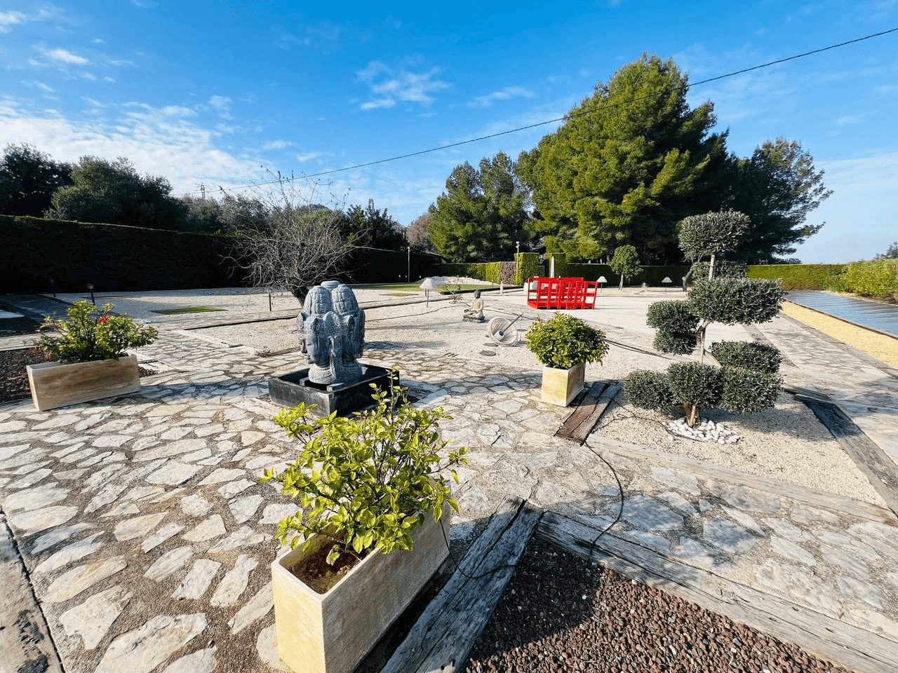 Beautiful country-style chalet with large plot for sale in La Sella Golf Resort, Pedreguer, Costa Blanca.