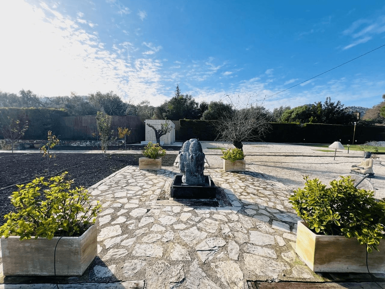 Beautiful country-style chalet with large plot for sale in La Sella Golf Resort, Pedreguer, Costa Blanca.