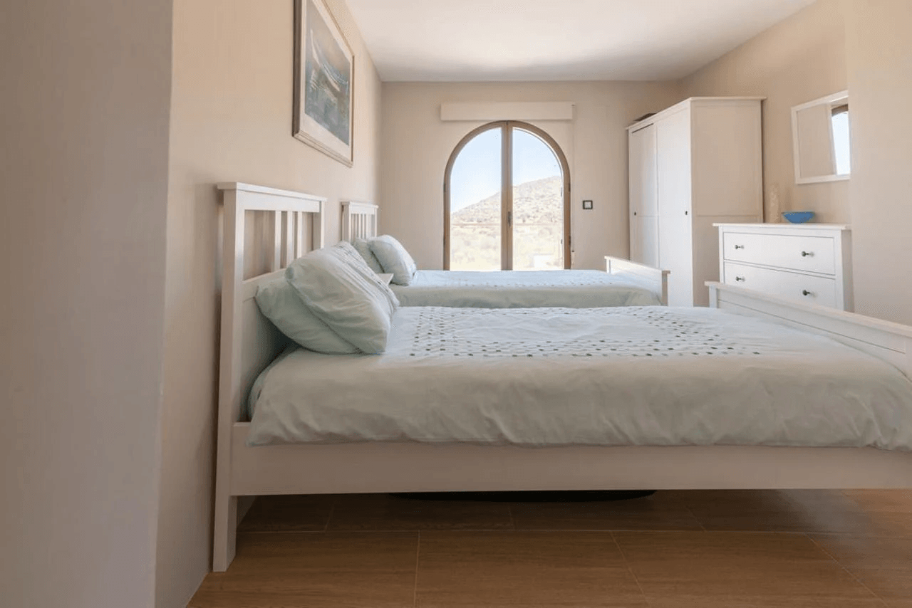 Beautiful country-style chalet with large plot for sale in La Sella Golf Resort, Pedreguer, Costa Blanca.