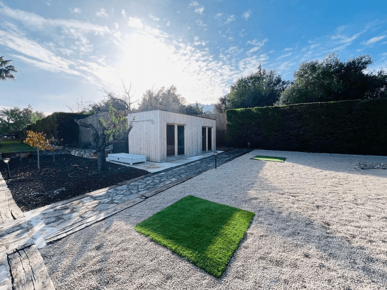 Beautiful country-style chalet with large plot for sale in La Sella Golf Resort, Pedreguer, Costa Blanca.