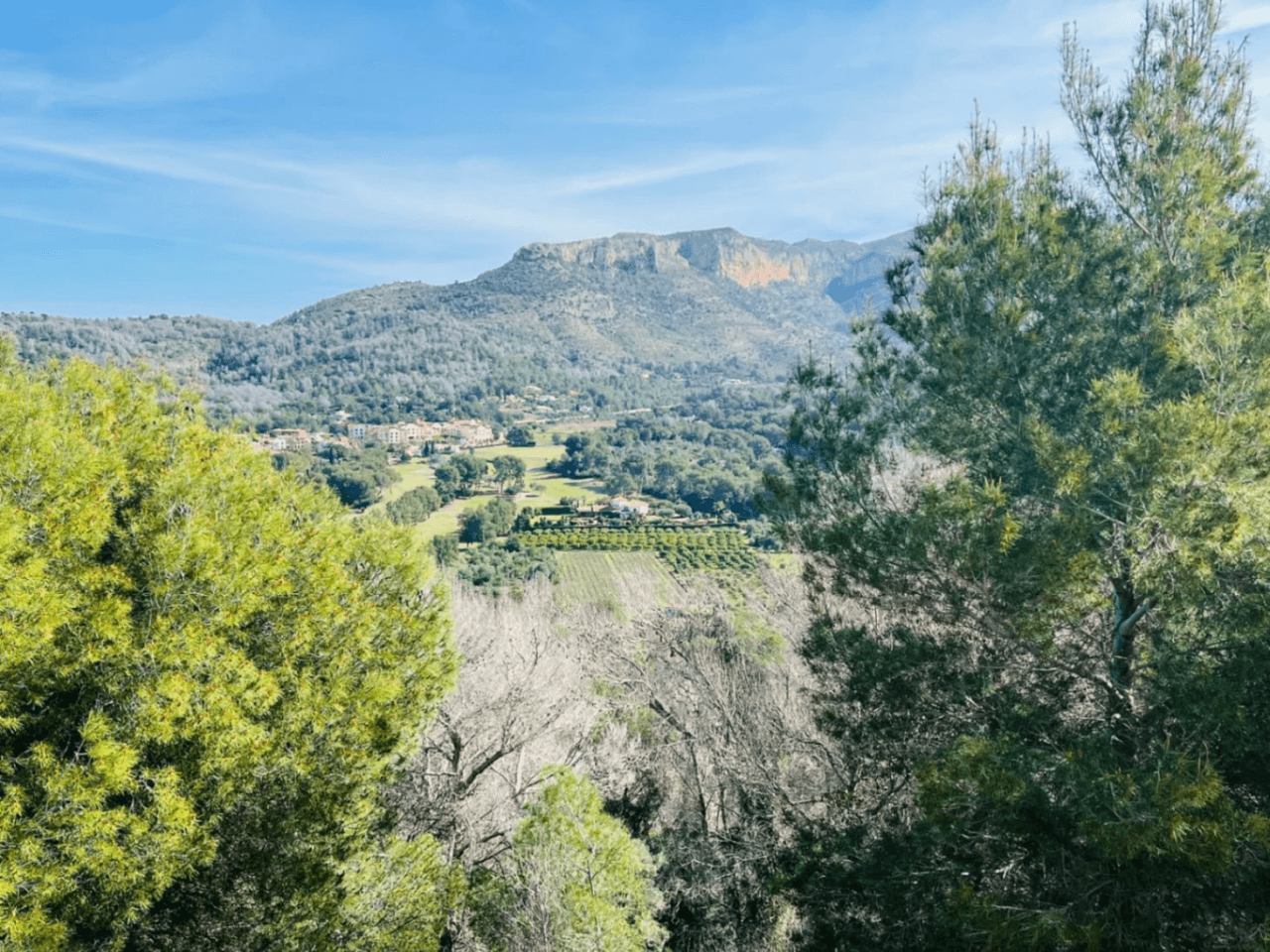 Exceptional 6-Bedroom Villa in La Sella – A Versatile Investment with 2-in-1 Living for sale in La Sella Golf Resort, Pedreguer, Costa Blanca
