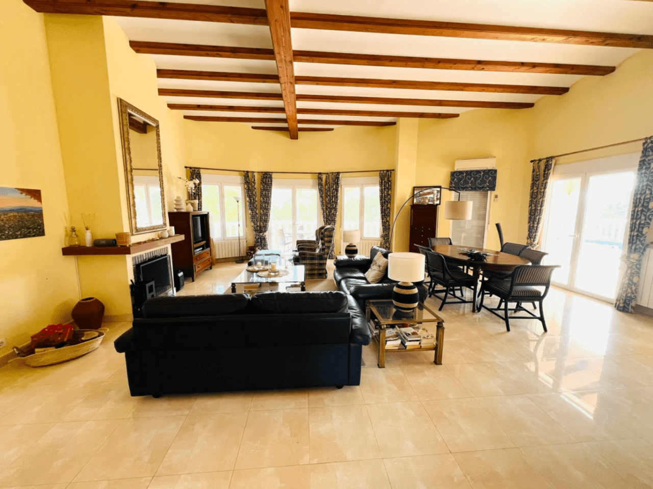 Exceptional 6-Bedroom Villa in La Sella – A Versatile Investment with 2-in-1 Living for sale in La Sella Golf Resort, Pedreguer, Costa Blanca