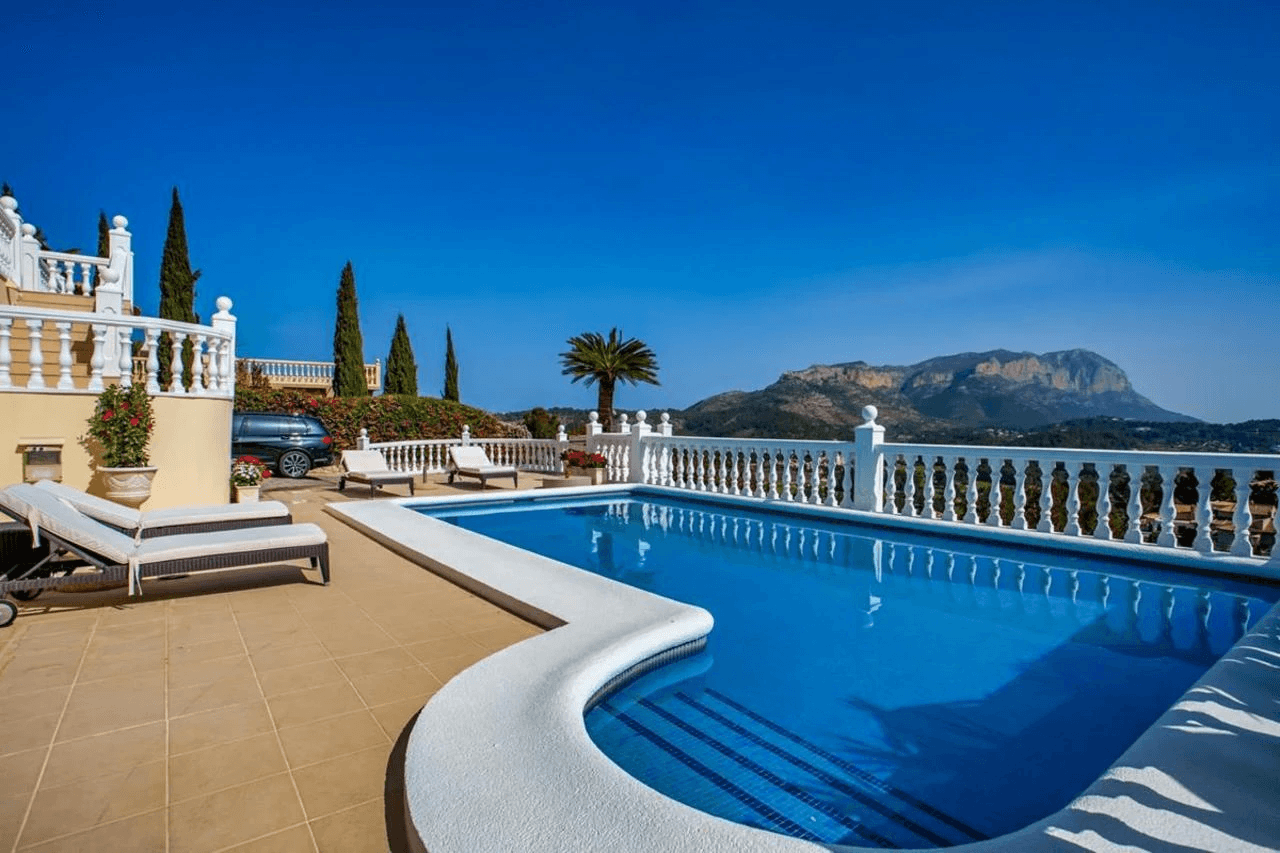 Luxury villa with garage for sale in La Sella Golf Resort, Costa Blanca