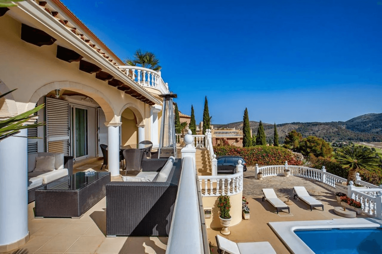 Luxury villa with garage for sale in La Sella Golf Resort, Costa Blanca