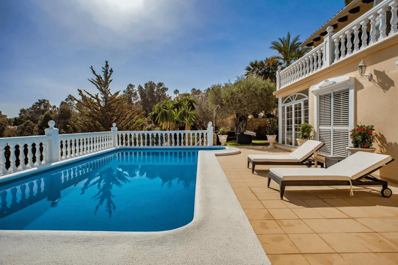 Luxury villa with garage for sale in La Sella Golf Resort, Costa Blanca