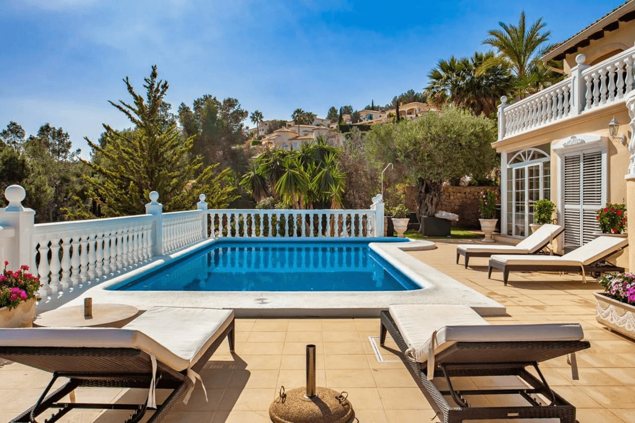 Luxury villa with garage for sale in La Sella Golf Resort, Costa Blanca