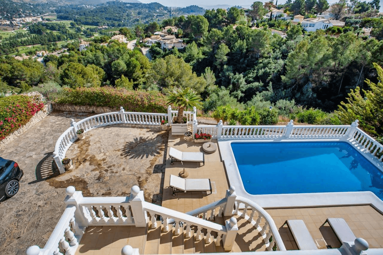 Luxury villa with garage for sale in La Sella Golf Resort, Costa Blanca