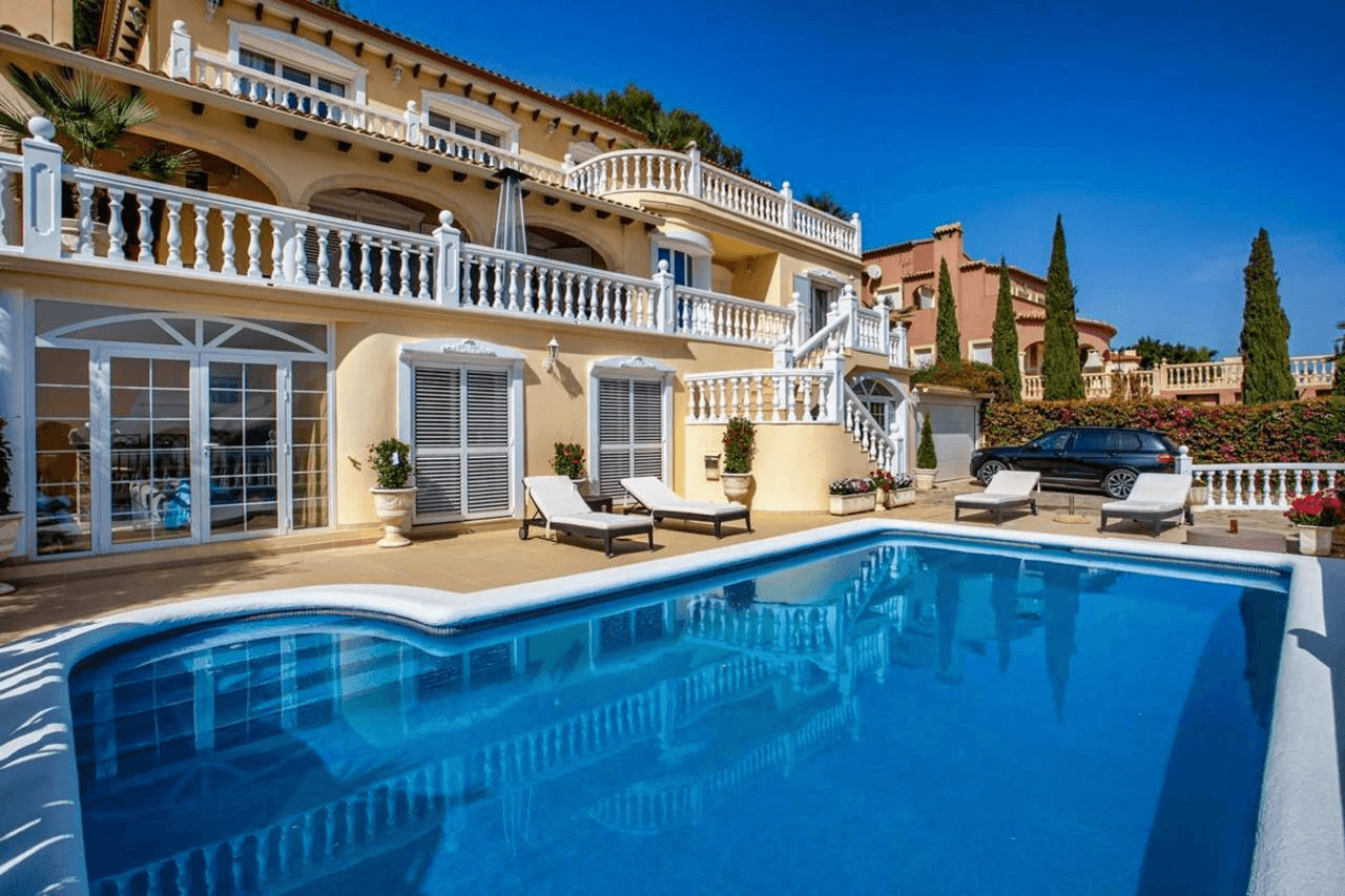 Luxury villa with garage for sale in La Sella Golf Resort, Costa Blanca