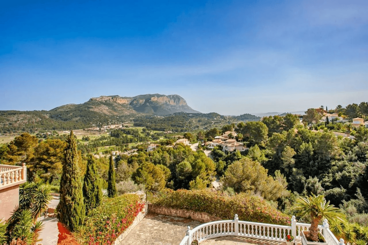 Luxury villa with garage for sale in La Sella Golf Resort, Costa Blanca