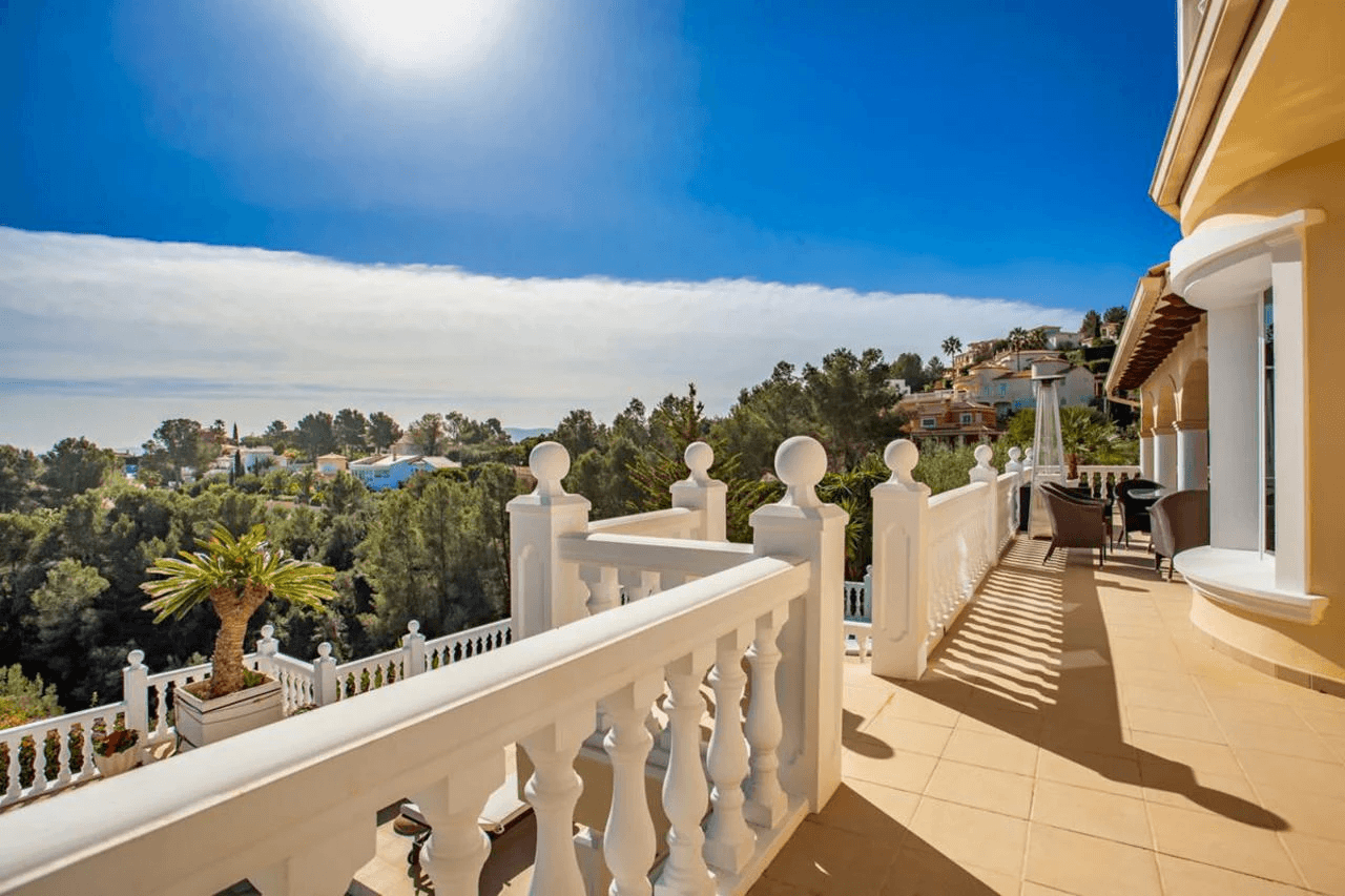 Luxury villa with garage for sale in La Sella Golf Resort, Costa Blanca