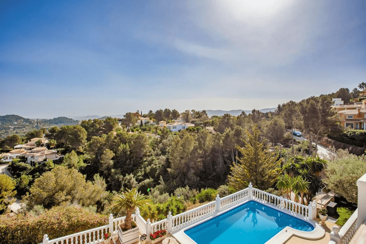 Luxury villa with garage for sale in La Sella Golf Resort, Costa Blanca