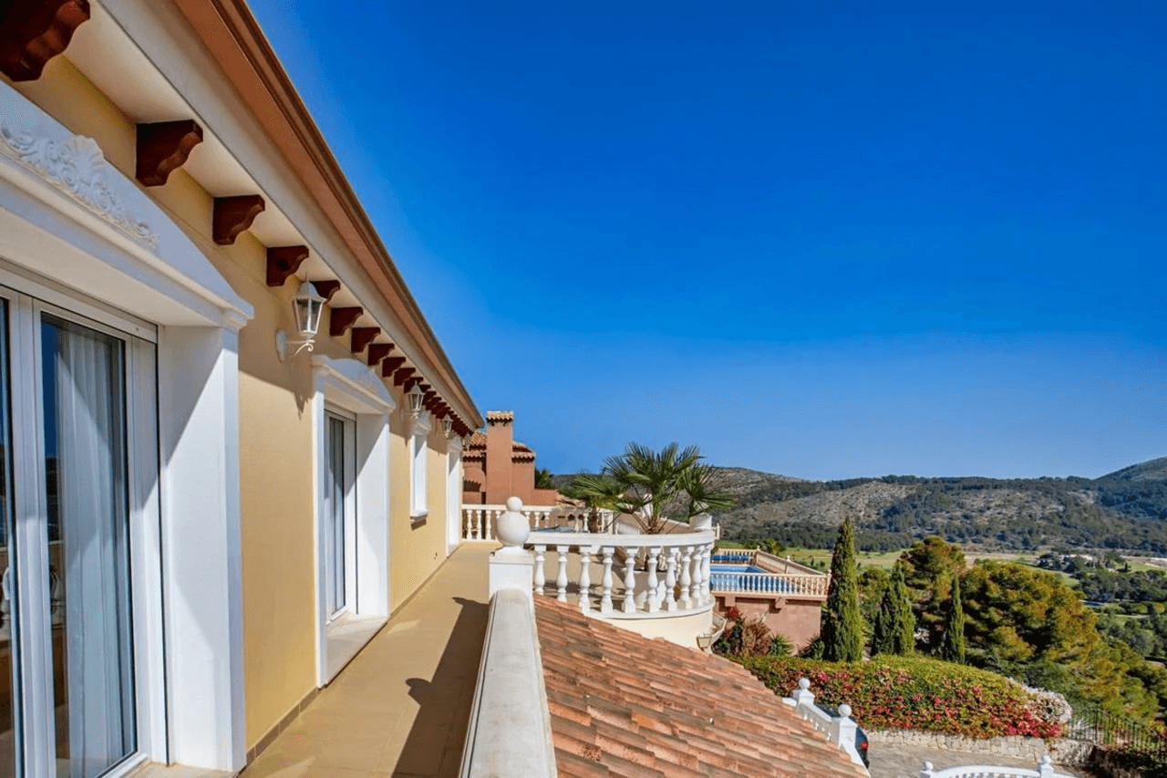 Luxury villa with garage for sale in La Sella Golf Resort, Costa Blanca
