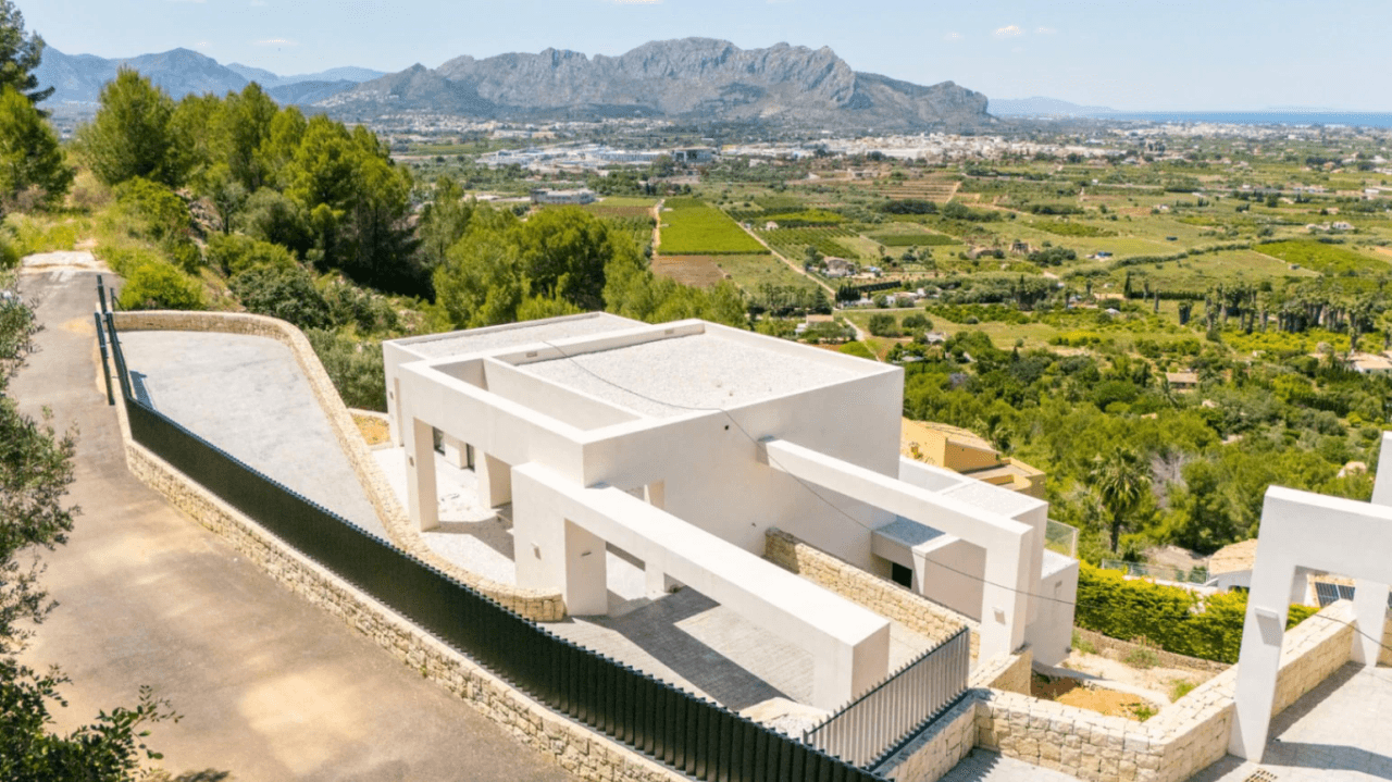 Magnificent newly built luxury villa with panoramic sea views for sale in La Sella Golf Resort, Pedreguer, Costa Blanca.