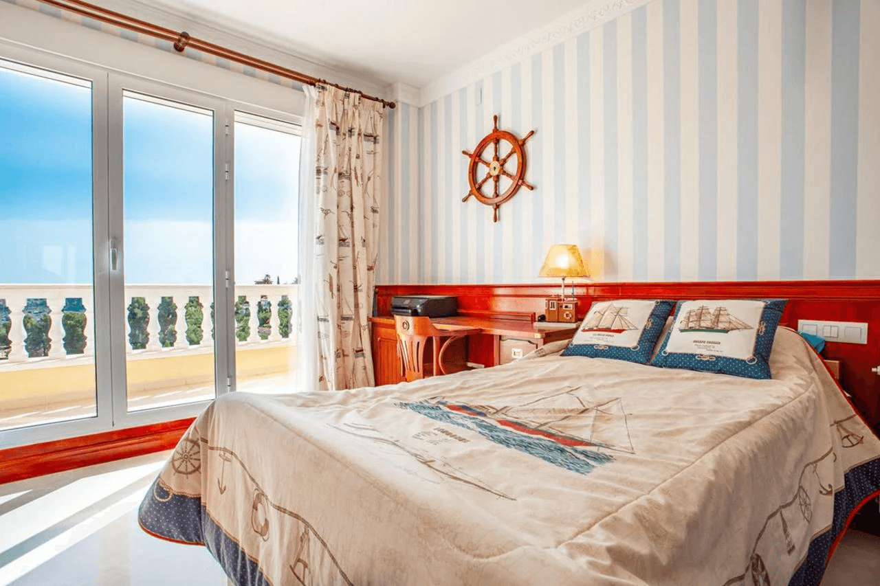 Luxury villa with garage for sale in La Sella Golf Resort, Costa Blanca