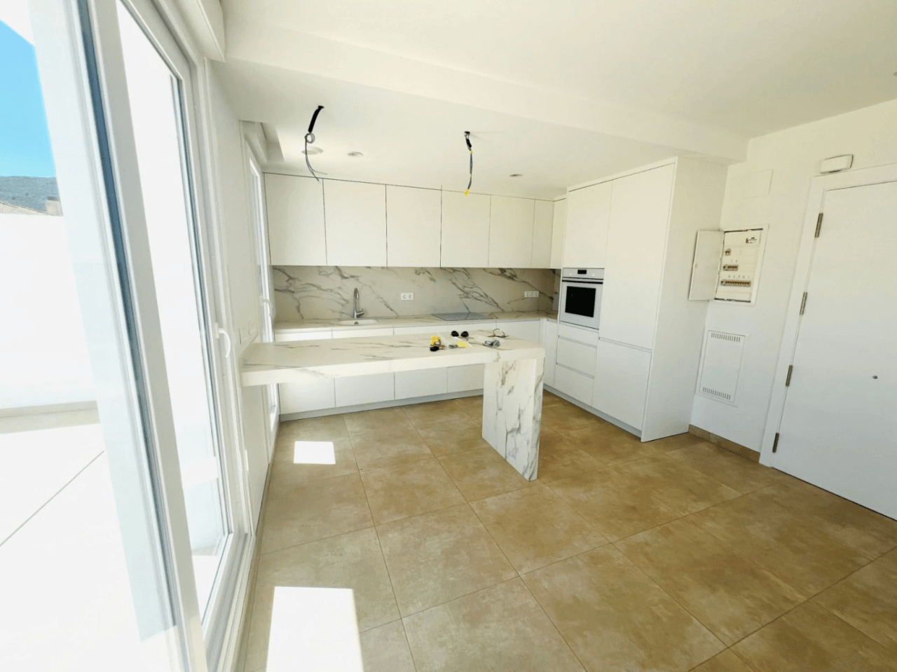 Fantastische, gemeubileerde penthouse te huur voor lange termijn in La Xara, Denia, Costa Blanca.