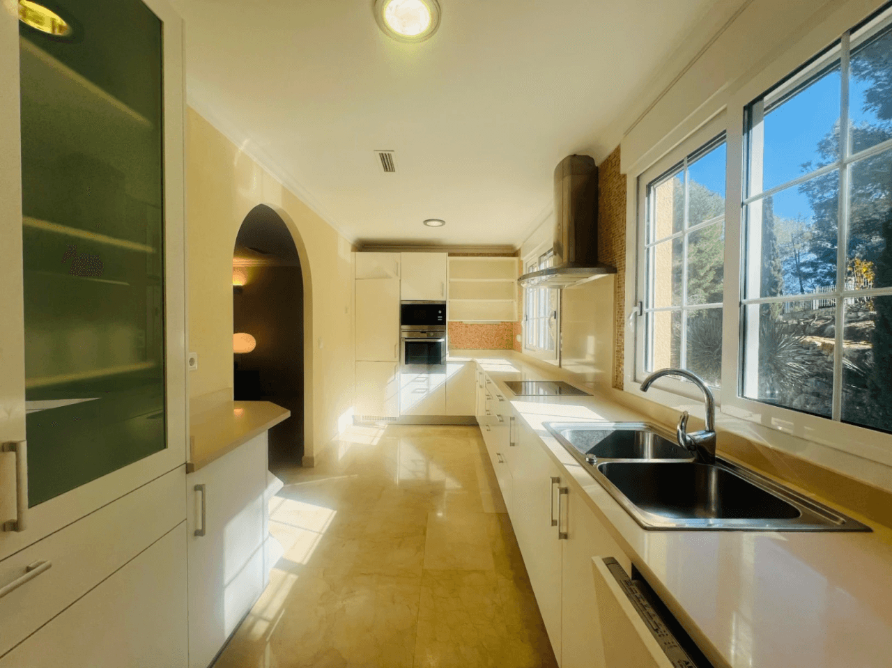 Superbe penthouse avec grande terrasse et vues imprenables à vendre à La Sella Golf, Pedreguer, Costa Blanca.