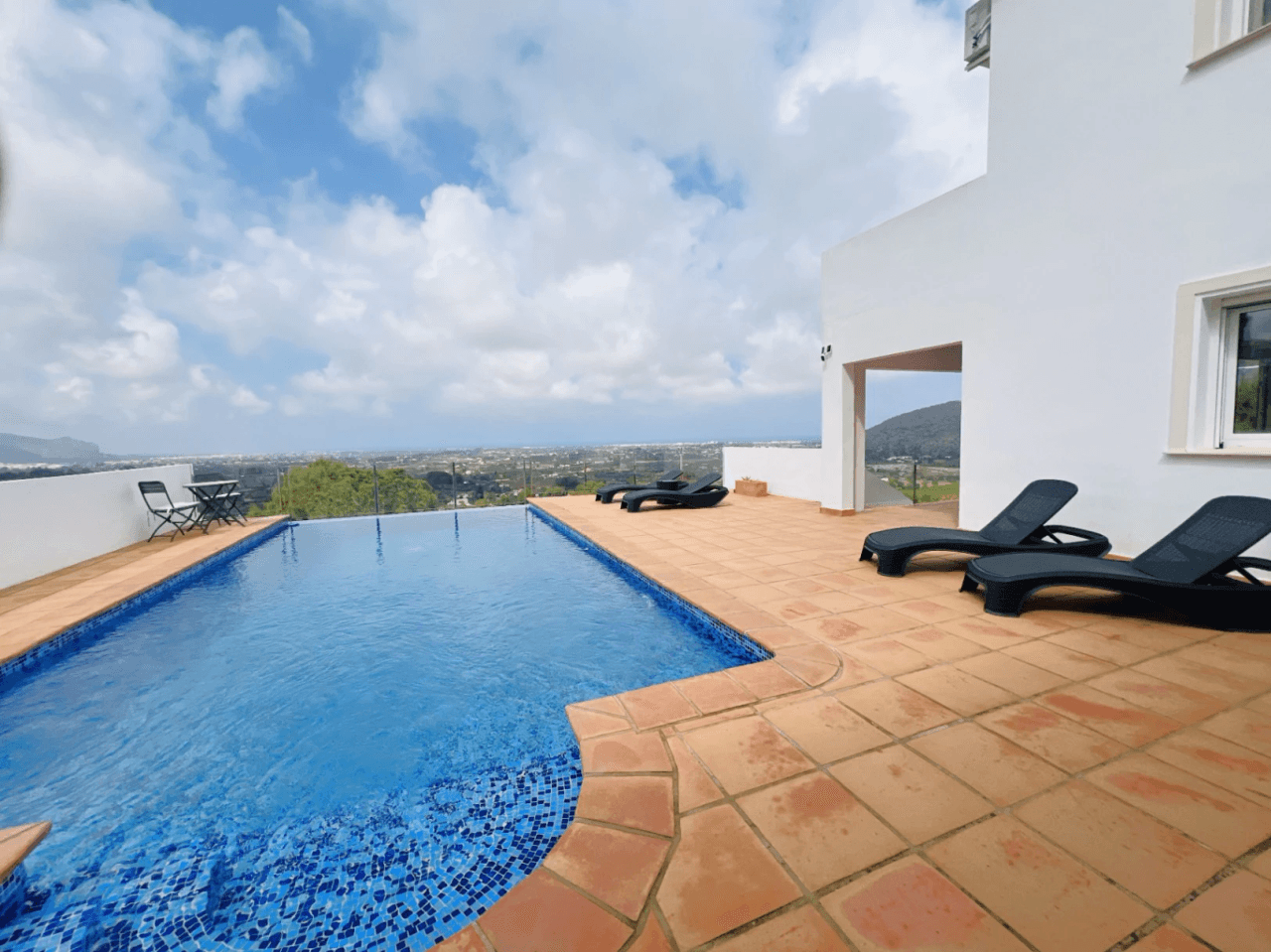 Modern villa with tourist license and sea view in La Sella Golf, Pedreguer, Costa Blanca.