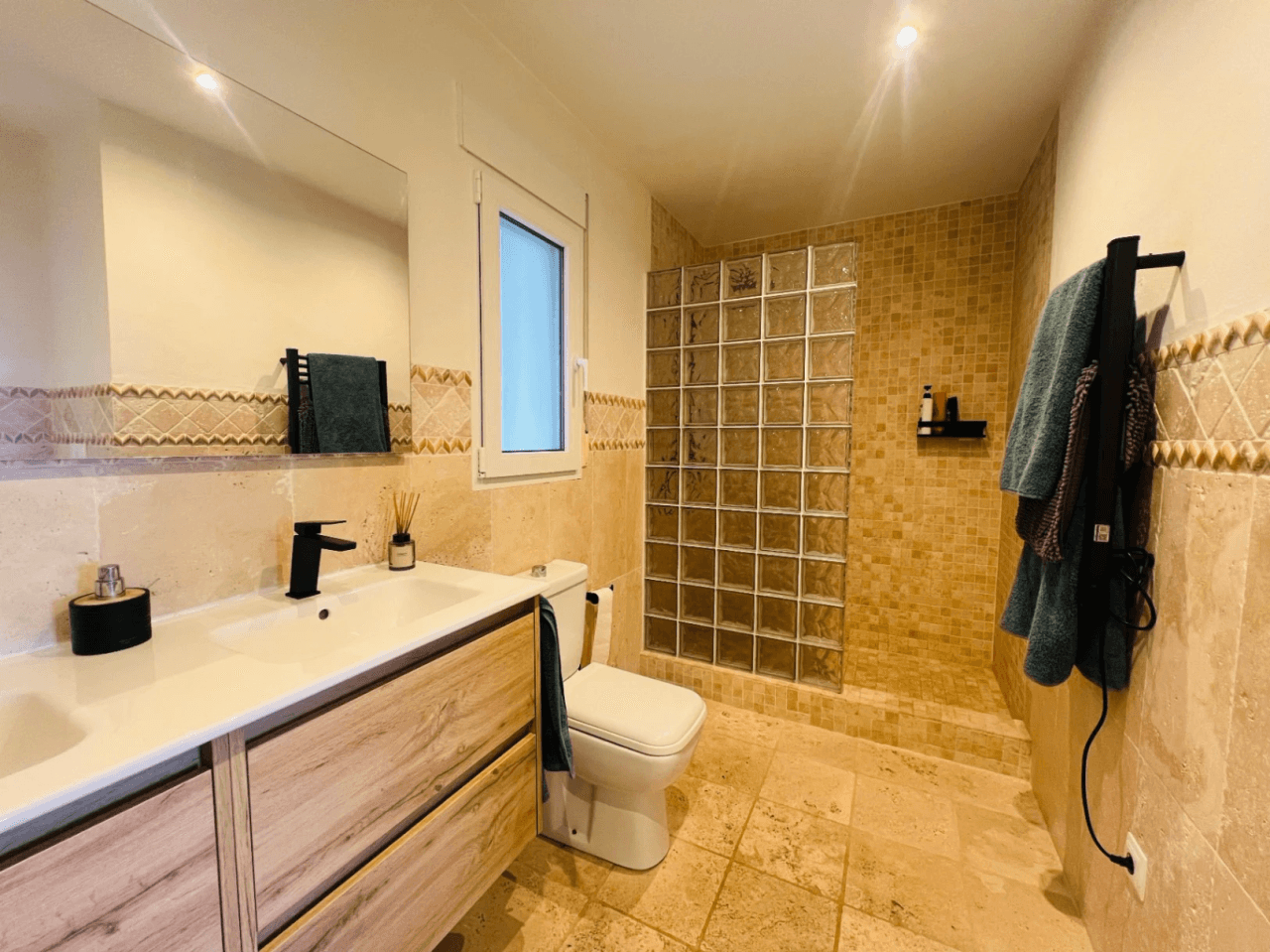 Modern villa with tourist license and sea view in La Sella Golf, Pedreguer, Costa Blanca.