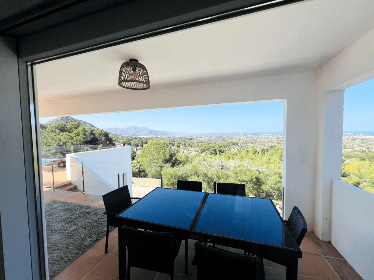 Modern villa with tourist license and sea view in La Sella Golf, Pedreguer, Costa Blanca.