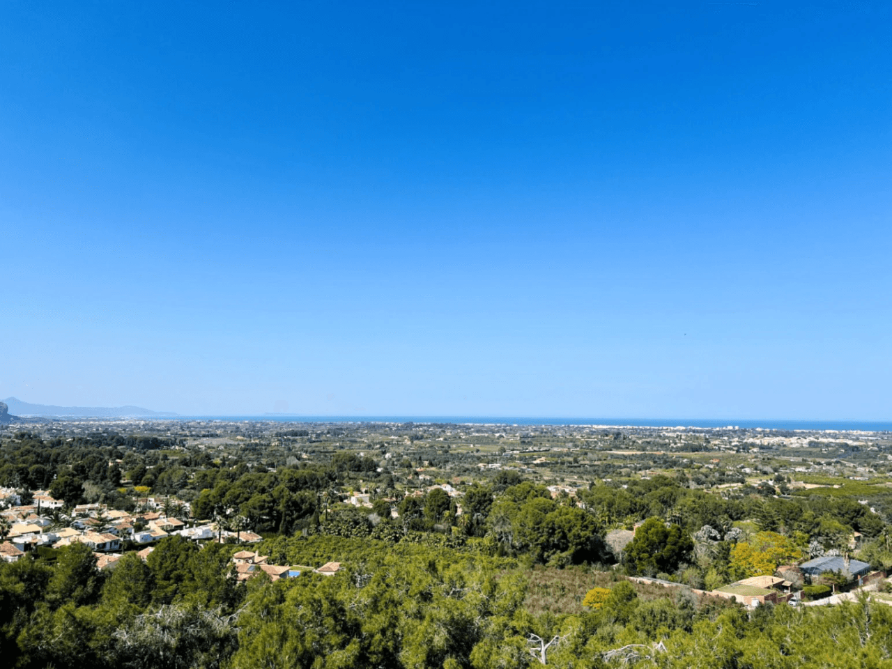 Modern villa with tourist license and sea view in La Sella Golf, Pedreguer, Costa Blanca.